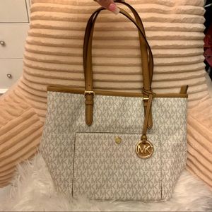 Like new Michael Kors purse